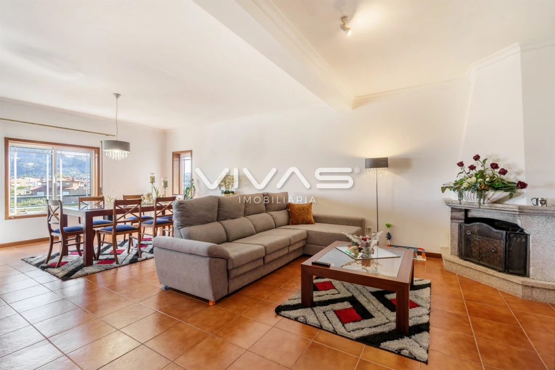 Apartamento T4 para Venda em Alpendorada, Várzea e Torrão Foto 10