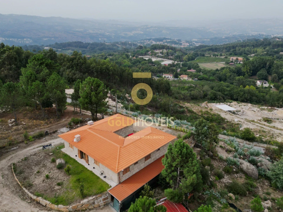 Moradia T3 para Arrendamento em Avessadas e Rosém Foto 11