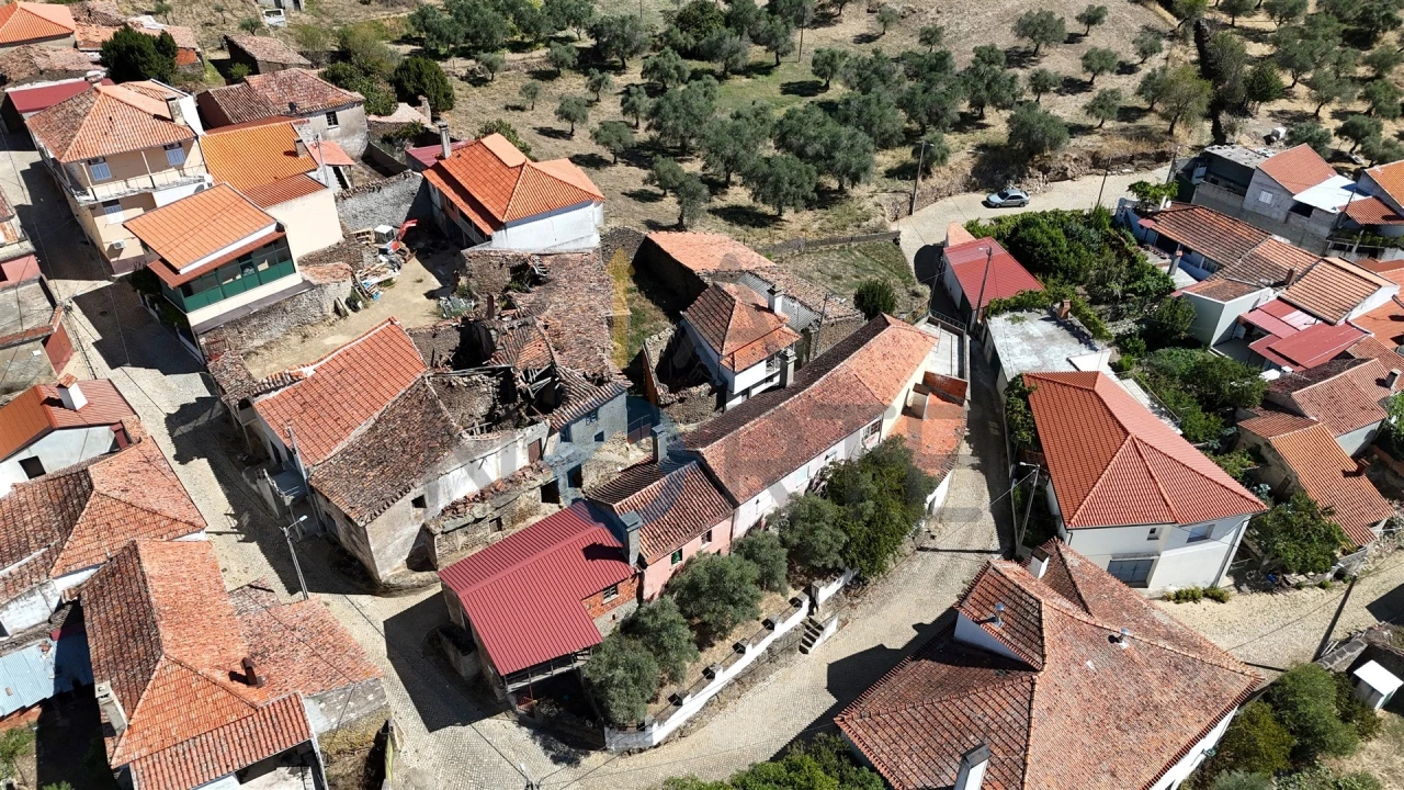 Moradia T2 para Venda em Eucisia, Gouveia e Valverde Foto 24