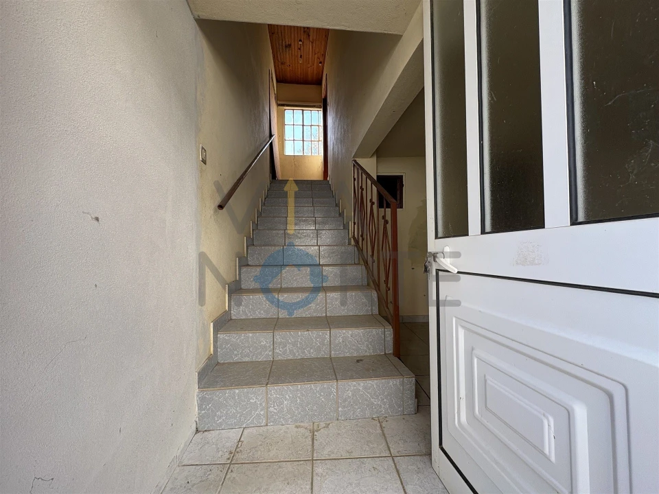 Moradia T2 para Venda em Eucisia, Gouveia e Valverde Foto 4