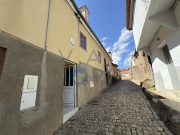 Moradia T2 para Venda em Eucisia, Gouveia e Valverde