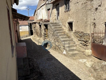Moradia T2 para Venda em Eucisia, Gouveia e Valverde