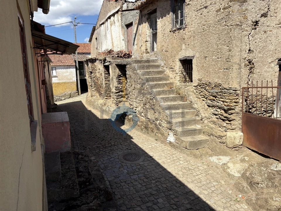 Moradia T2 para Venda em Eucisia, Gouveia e Valverde Foto 13