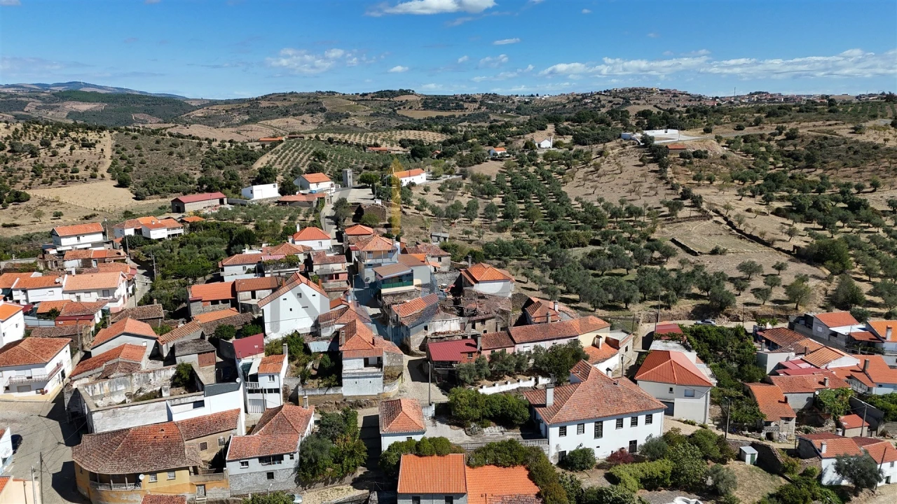 Moradia T2 para Venda em Eucisia, Gouveia e Valverde Foto 25