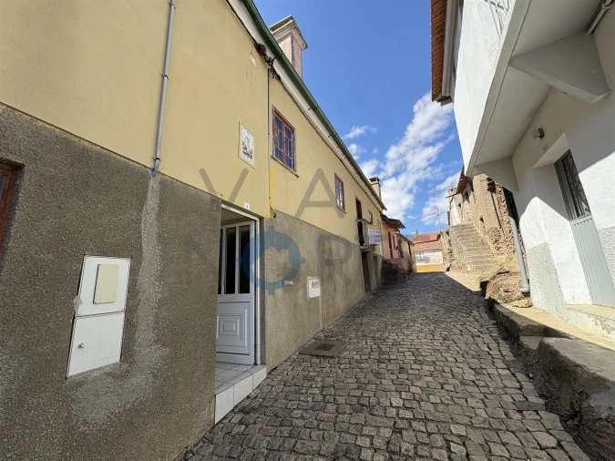 Moradia T2 para Venda em Eucisia, Gouveia e Valverde Foto 3