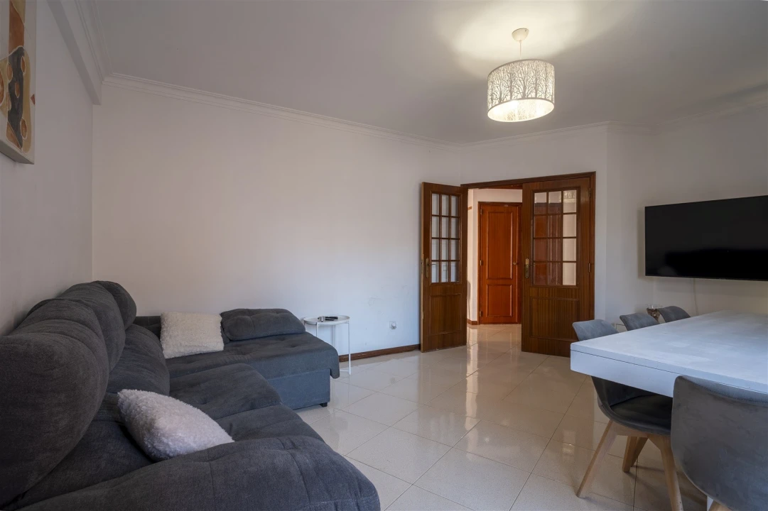 Apartamento T2 para Venda em Rio de Mouro Foto 42