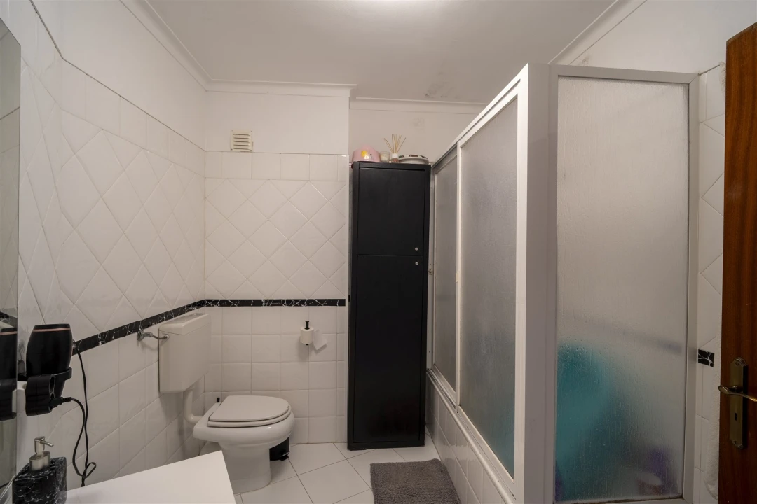 Apartamento T2 para Venda em Rio de Mouro Foto 11