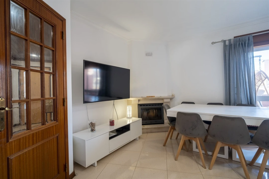 Apartamento T2 para Venda em Rio de Mouro Foto 43