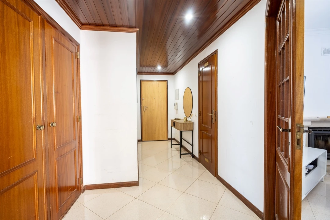 Apartamento T2 para Venda em Rio de Mouro Foto 19