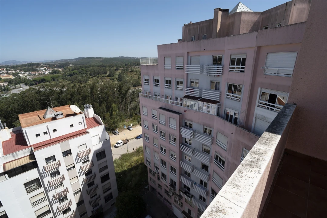 Apartamento T2 para Venda em Rio de Mouro Foto 53