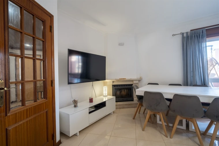 Apartamento T2 para Venda em Rio de Mouro Foto 43