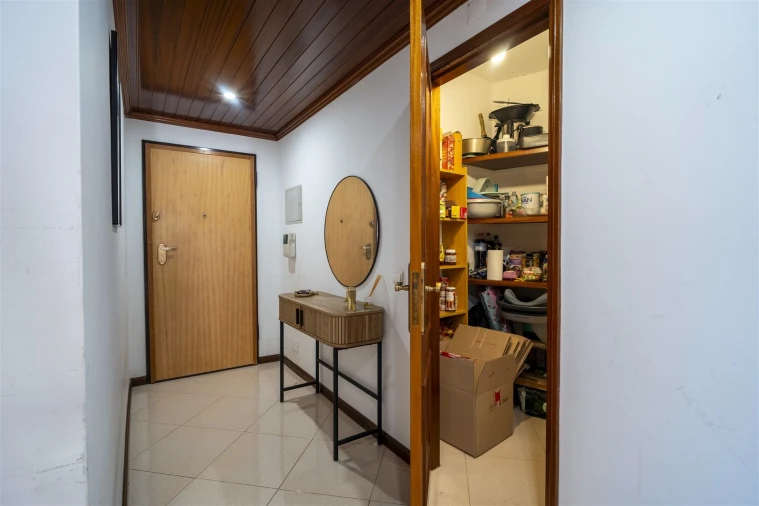 Apartamento T2 para Venda em Rio de Mouro Foto 18