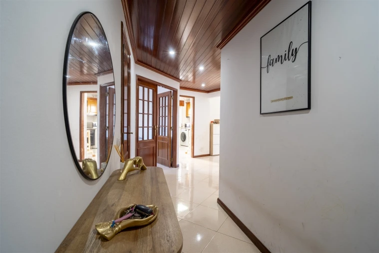Apartamento T2 para Venda em Rio de Mouro Foto 17