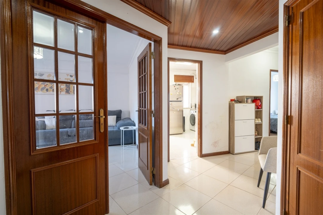 Apartamento T2 para Venda em Rio de Mouro Foto 15