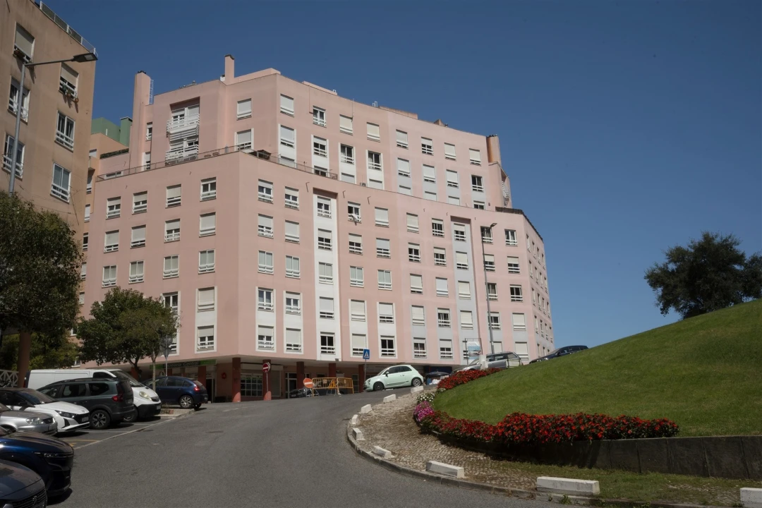 Apartamento T2 para Venda em Rio de Mouro Foto 52