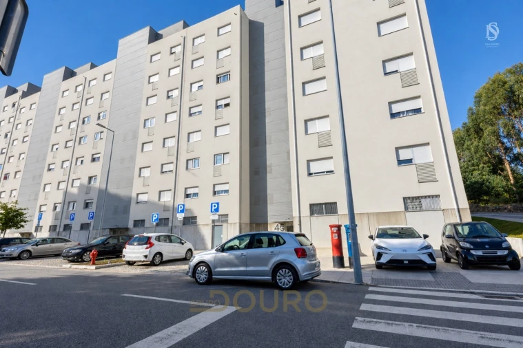 Apartamento T2 para Venda em Vilar de Andorinho Foto 3