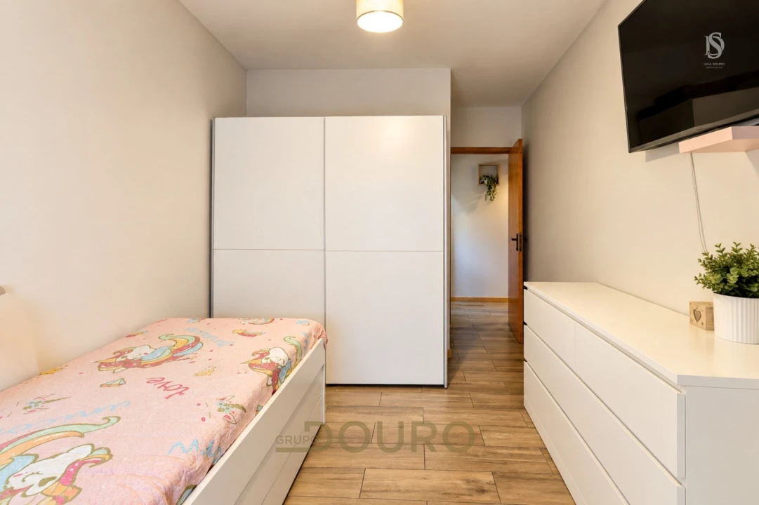 Apartamento T2 para Venda em Vilar de Andorinho Foto 14