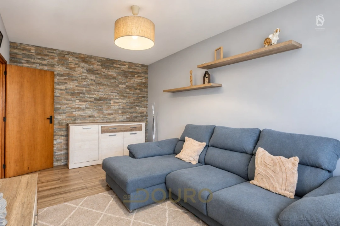 Apartamento T2 para Venda em Vilar de Andorinho Foto 1
