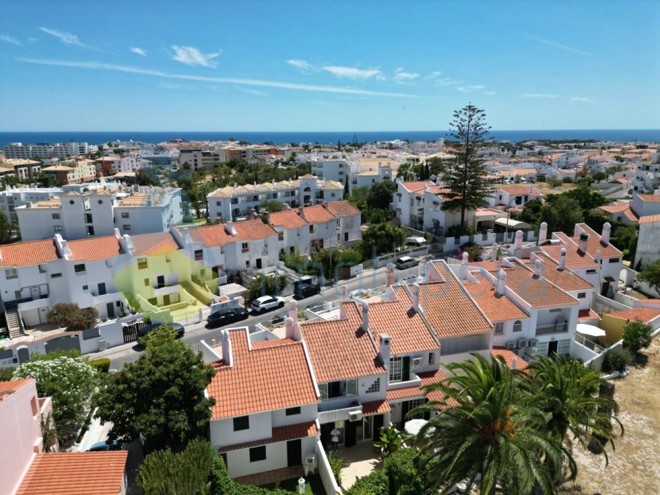 Moradia T2 para Venda em Albufeira e Olhos de Água Foto 1
