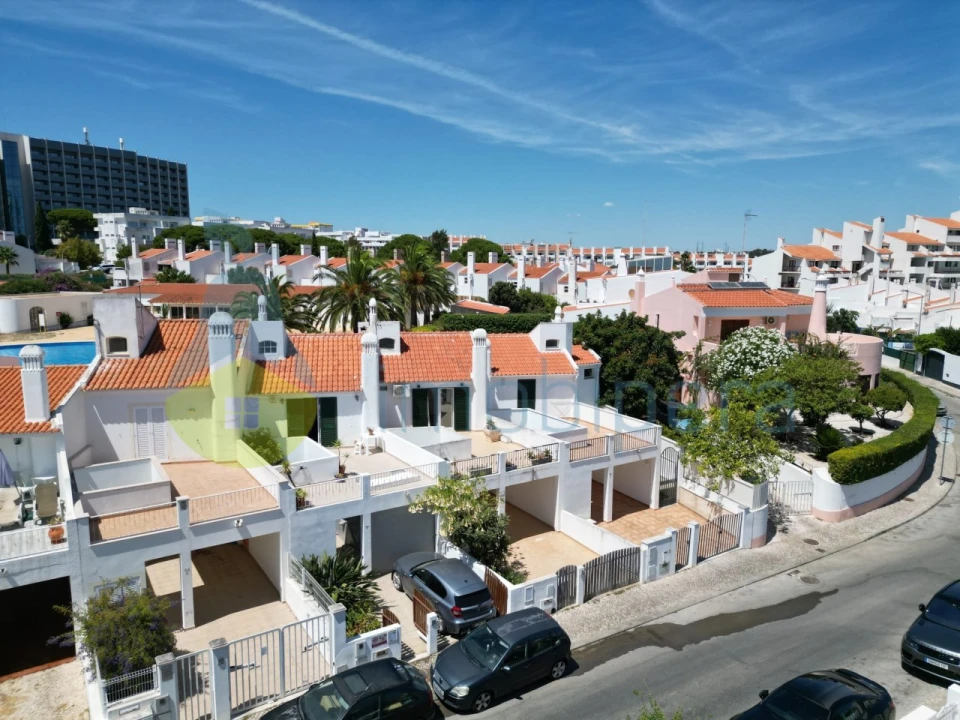 Moradia T2 para Venda em Albufeira e Olhos de Água Foto 2