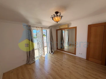Moradia T2 para Venda em Albufeira e Olhos de Água