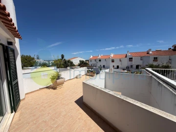 Moradia T2 para Venda em Albufeira e Olhos de Água