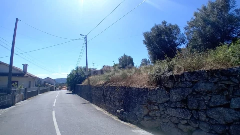 Terreno para Venda em Fonte Arcada e Oliveira