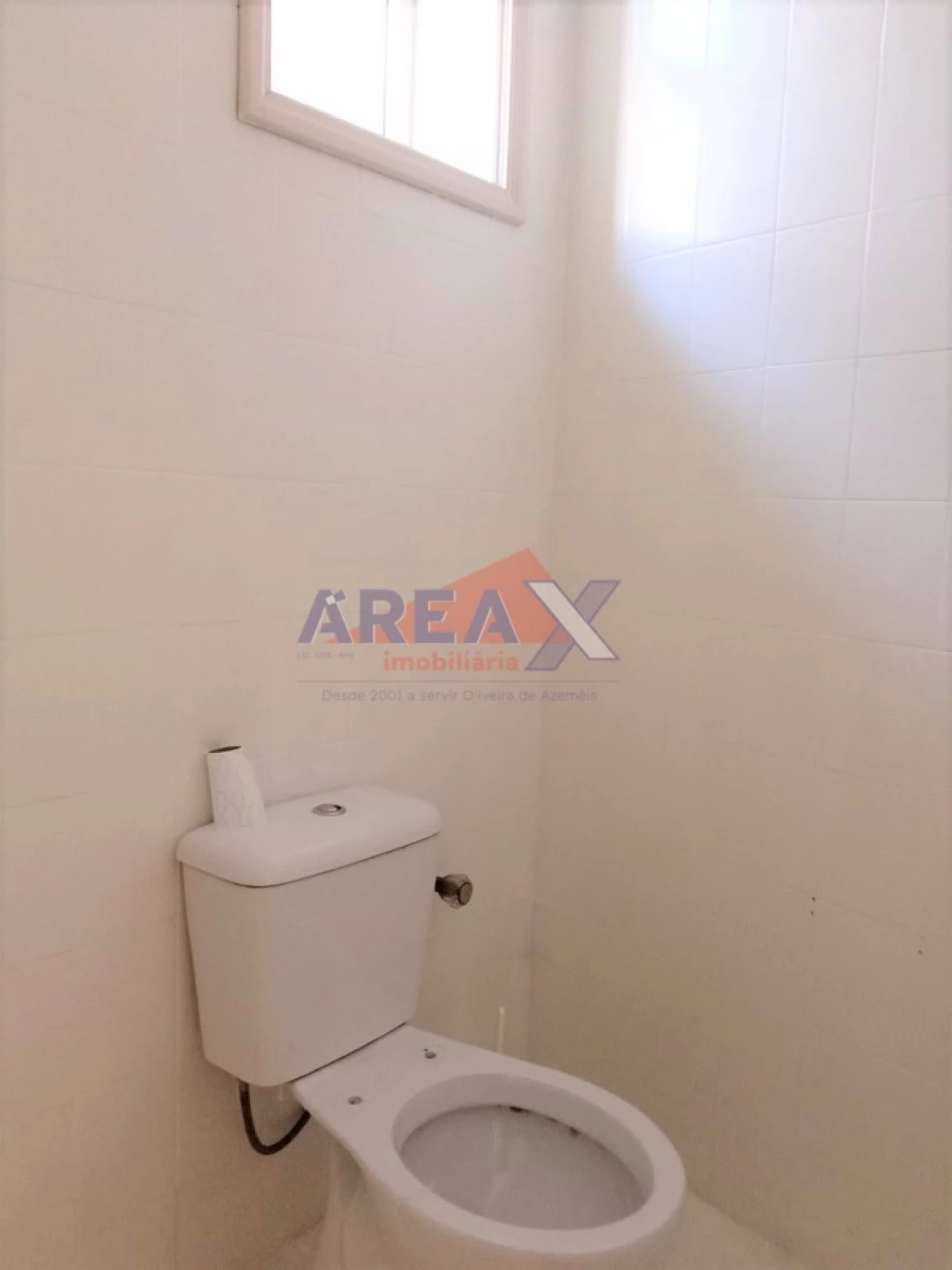 Loja para Arrendamento em O. Azeméis, Riba-Ul, Ul, Macinhata Seixa, Madail Foto 5
