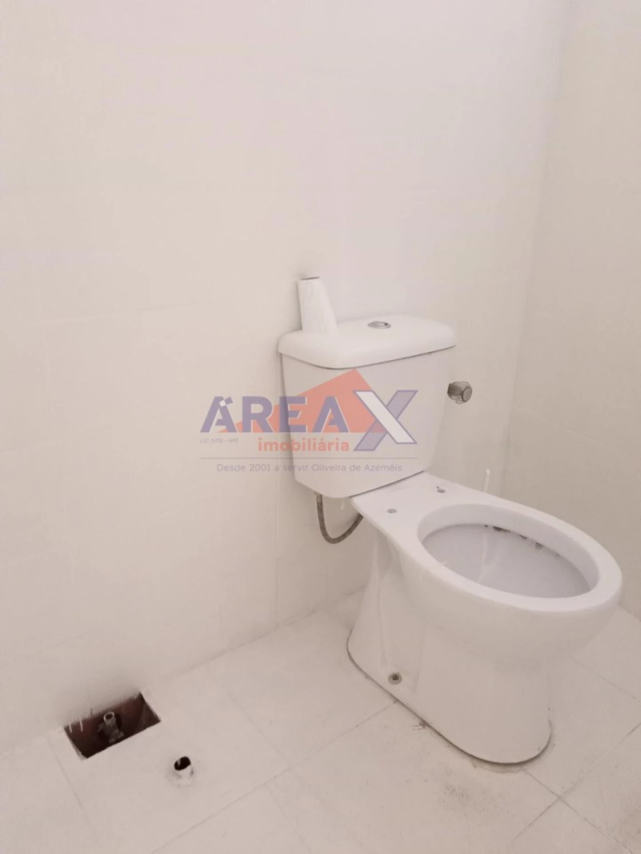 Loja para Arrendamento em O. Azeméis, Riba-Ul, Ul, Macinhata Seixa, Madail Foto 6