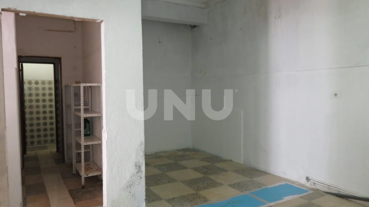 Loja para Venda em Seixal, Arrentela e Aldeia de Paio Pires Foto 1