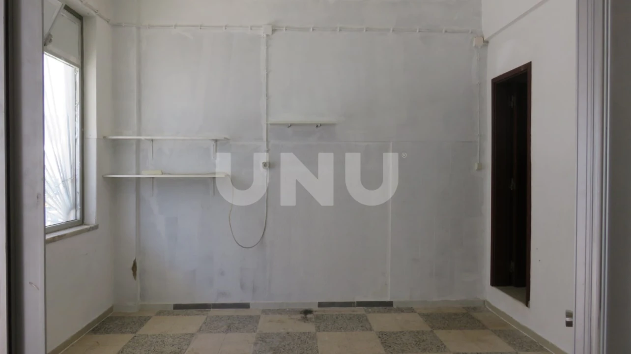 Loja para Venda em Seixal, Arrentela e Aldeia de Paio Pires Foto 6