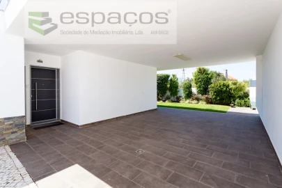 Moradia T3 para Venda em Algueirão-Mem Martins