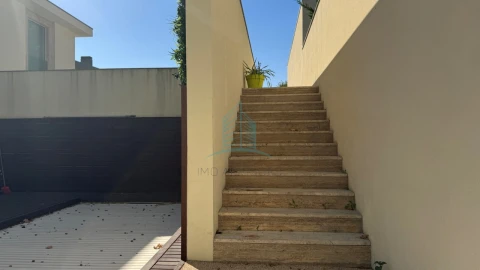 Moradia T3 para Venda em Aldoar, Foz do Douro e Nevogilde
