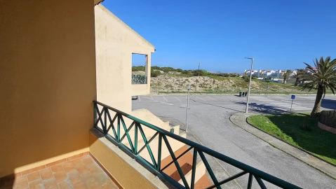 Moradia T3 para Venda em Atouguia da Baleia