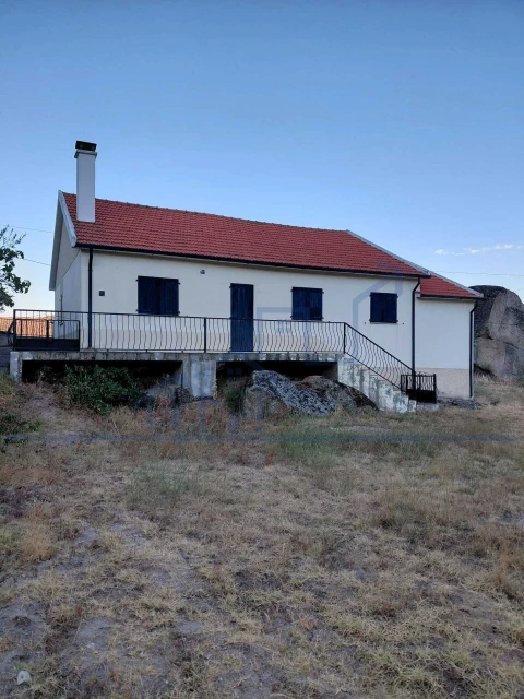 Moradia T3 para Venda em Horta da Vilariça