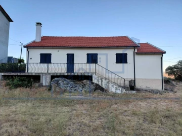 Moradia T3 para Venda em Horta da Vilariça