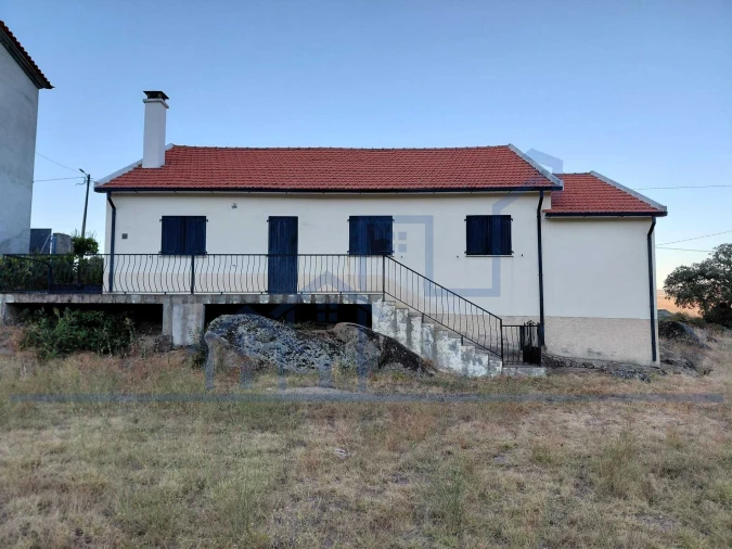 Moradia T3 para Venda em Horta da Vilariça Foto 3