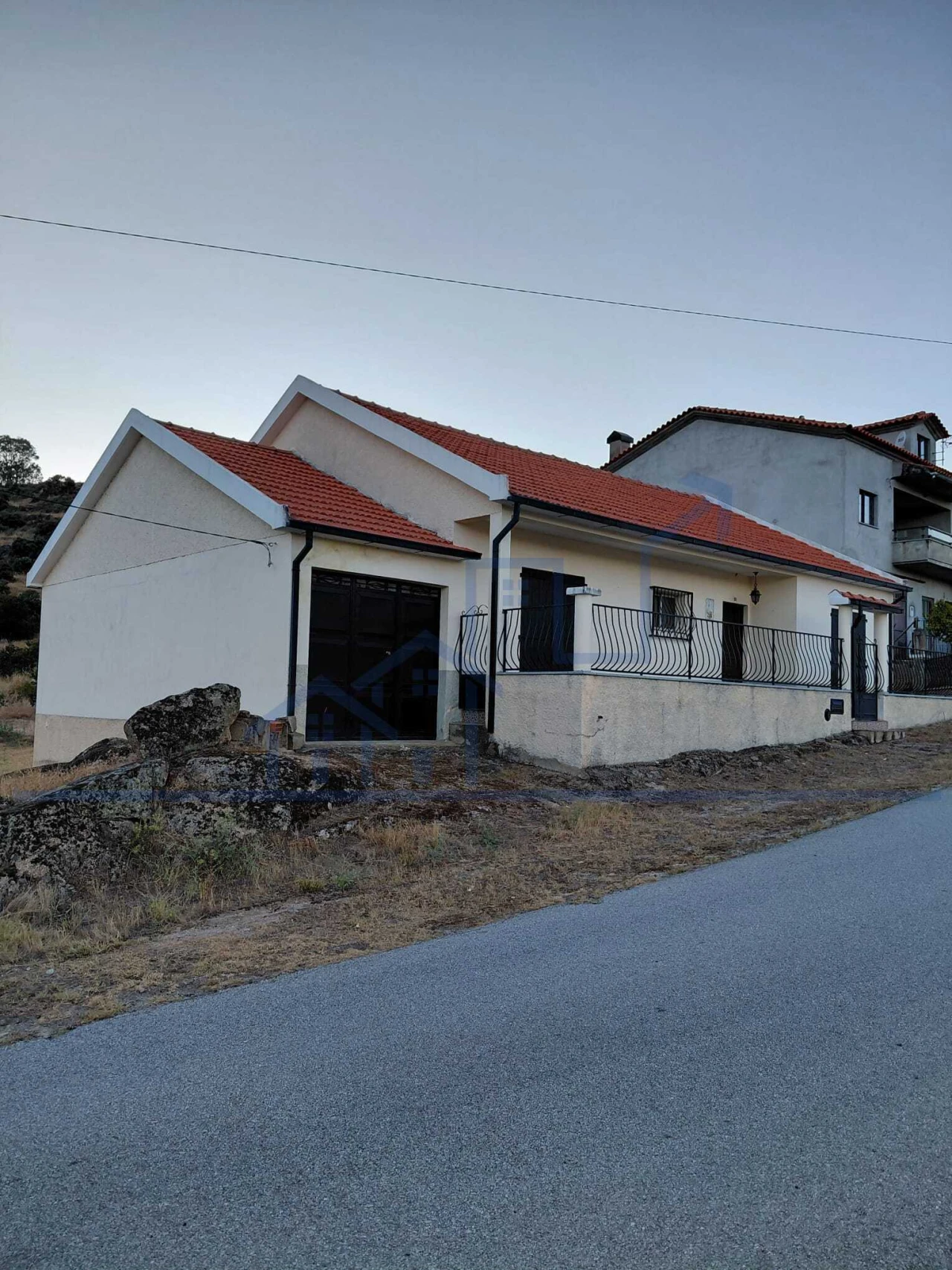 Moradia T3 para Venda em Horta da Vilariça Foto 1