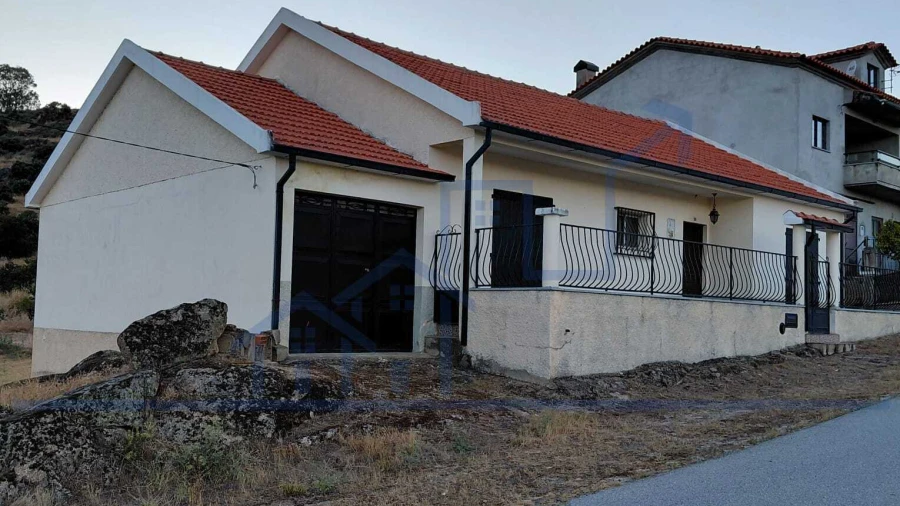 Moradia T3 para Venda em Horta da Vilariça
