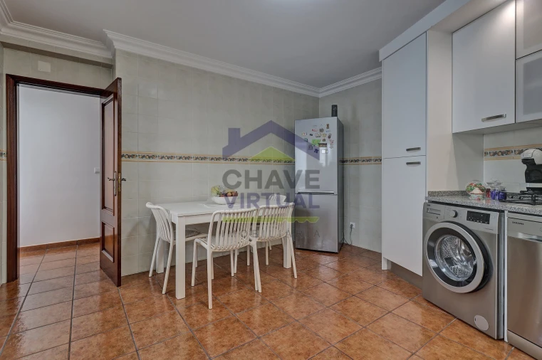 Apartamento T2 para Venda em Reguengo Grande Foto 12