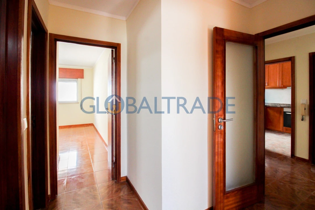 Apartamento T3 para Venda em Vilar de Andorinho Foto 17