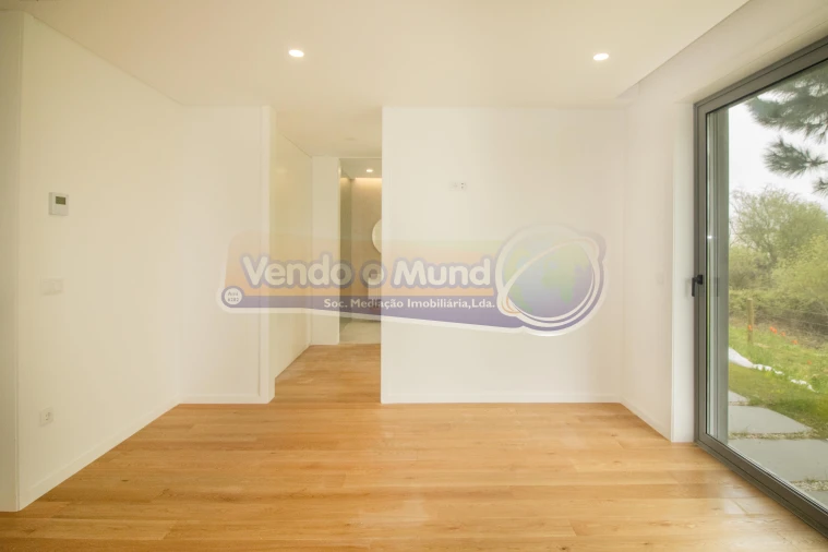 Moradia T6 para Venda em Santo Estêvão Foto 18