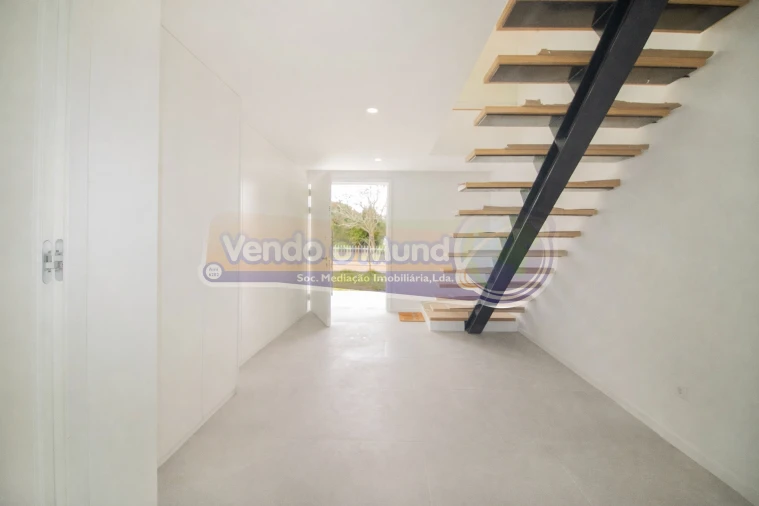 Moradia T6 para Venda em Santo Estêvão Foto 9