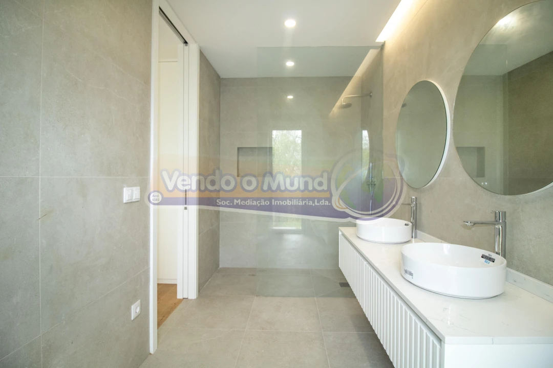Moradia T6 para Venda em Santo Estêvão Foto 20
