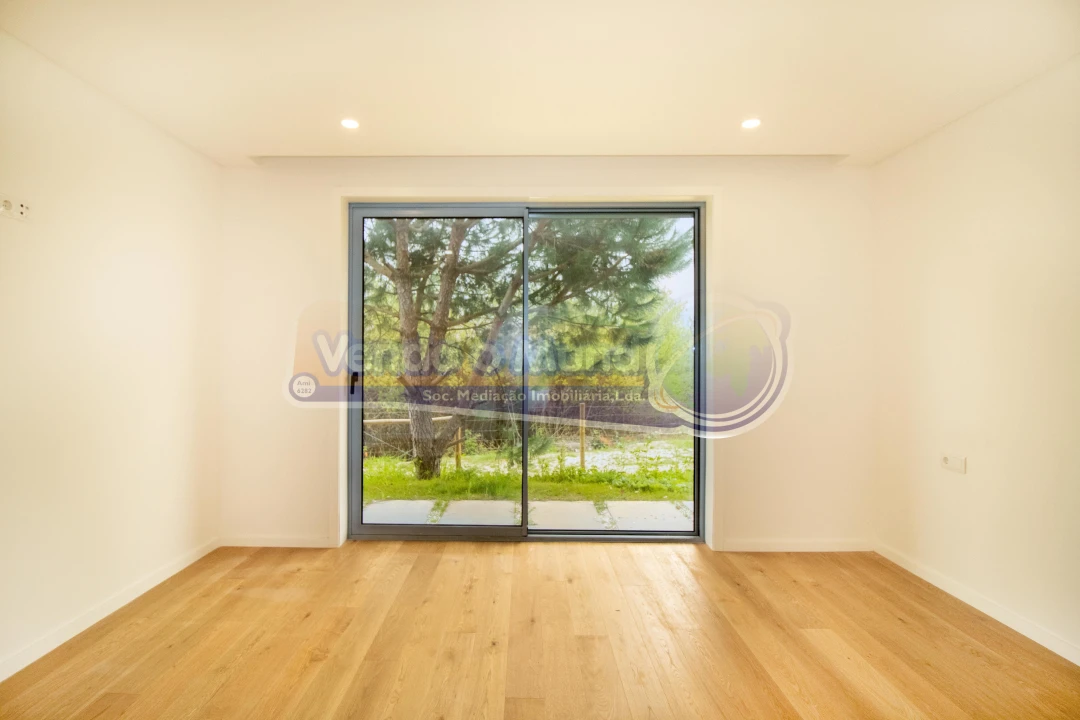 Moradia T6 para Venda em Santo Estêvão Foto 17