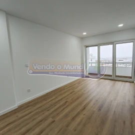 Apartamento T3 para Venda em Póvoa de Santa Iria e Forte da Casa