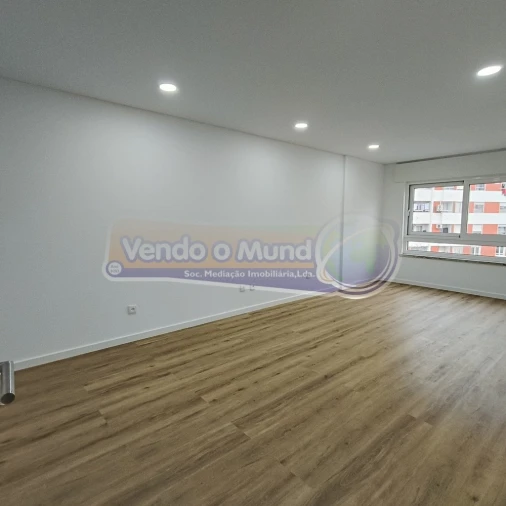 Apartamento T3 para Venda em Póvoa de Santa Iria e Forte da Casa Foto 17