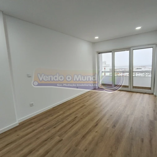 Apartamento T3 para Venda em Póvoa de Santa Iria e Forte da Casa Foto 4