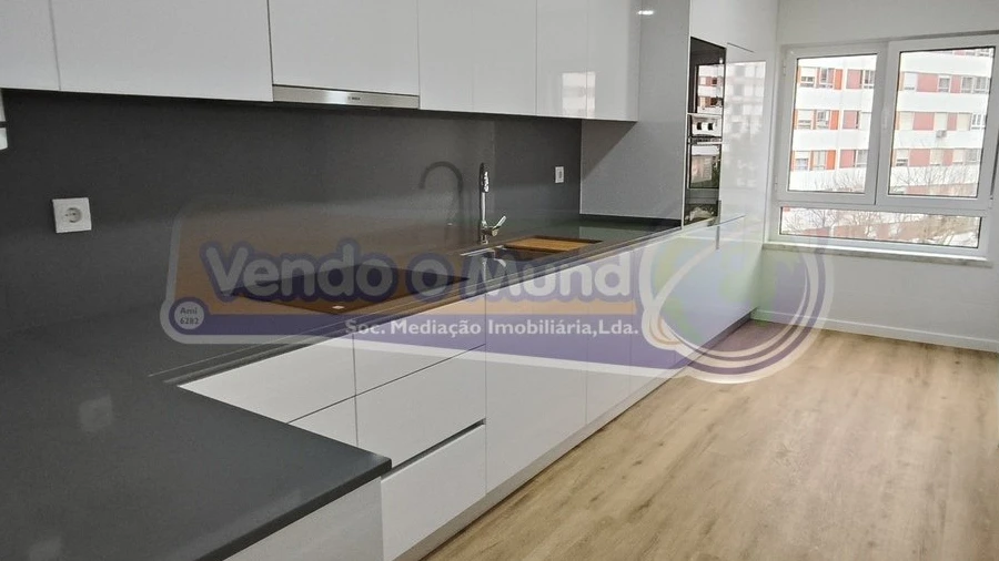 Apartamento T3 para Venda em Póvoa de Santa Iria e Forte da Casa