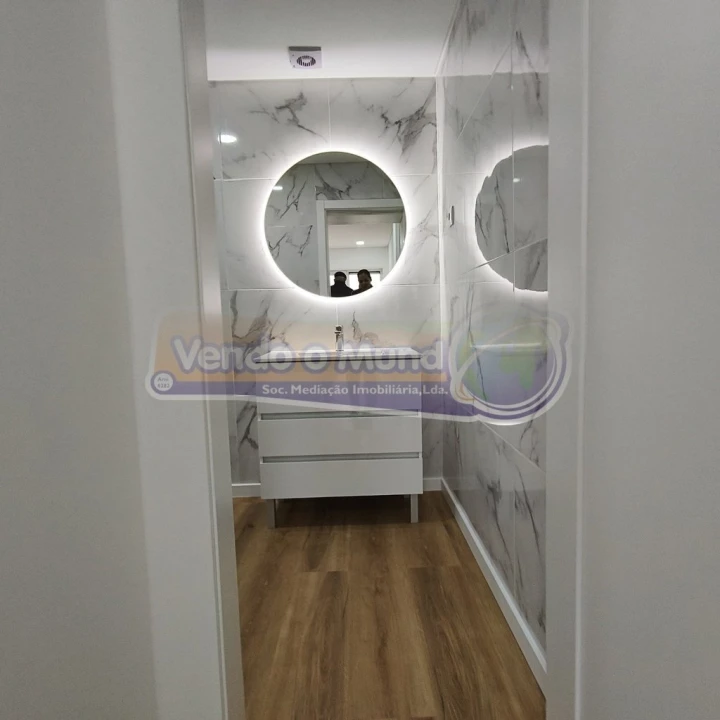 Apartamento T3 para Venda em Póvoa de Santa Iria e Forte da Casa Foto 16
